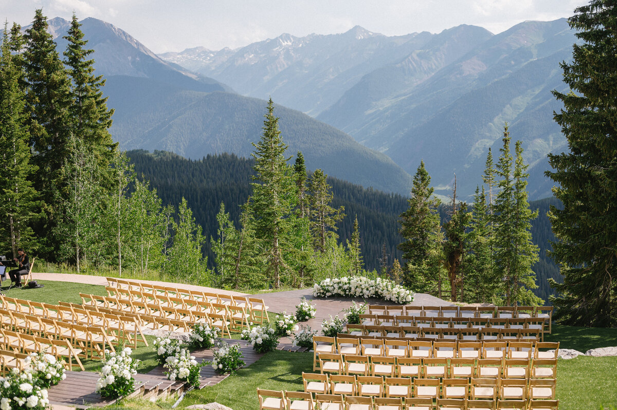 Calluna-Events-Aspen-Wedding-Deck-Ceremony