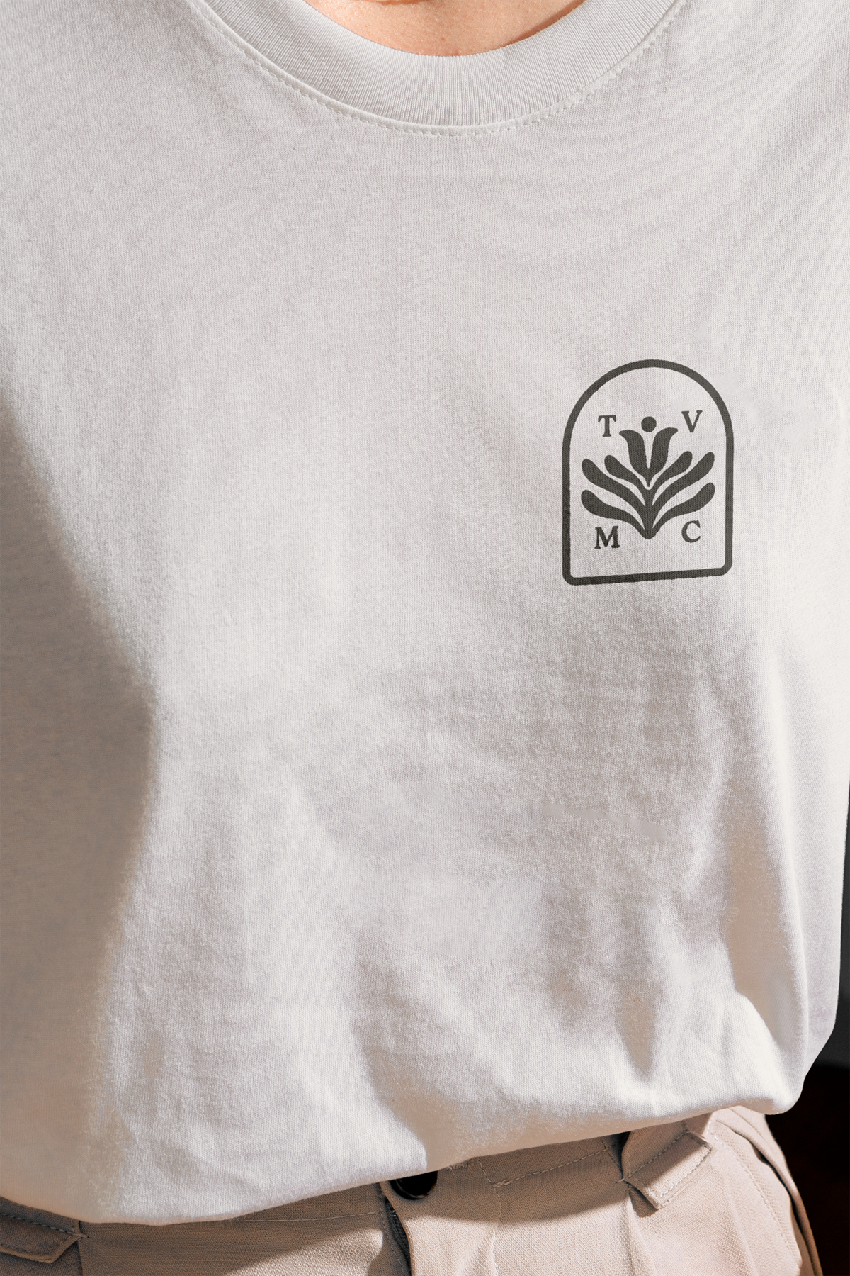 Bendito_Mockup-MT-T_Shirt-03 1b