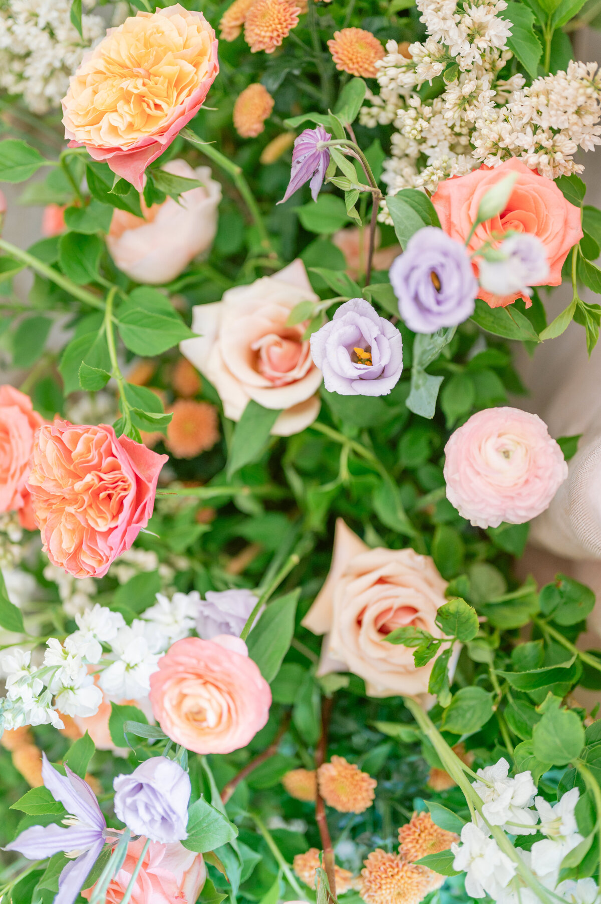 Le Belvedere-Bright-Spring-Floral-Wedding-Photography-by-Emma 17