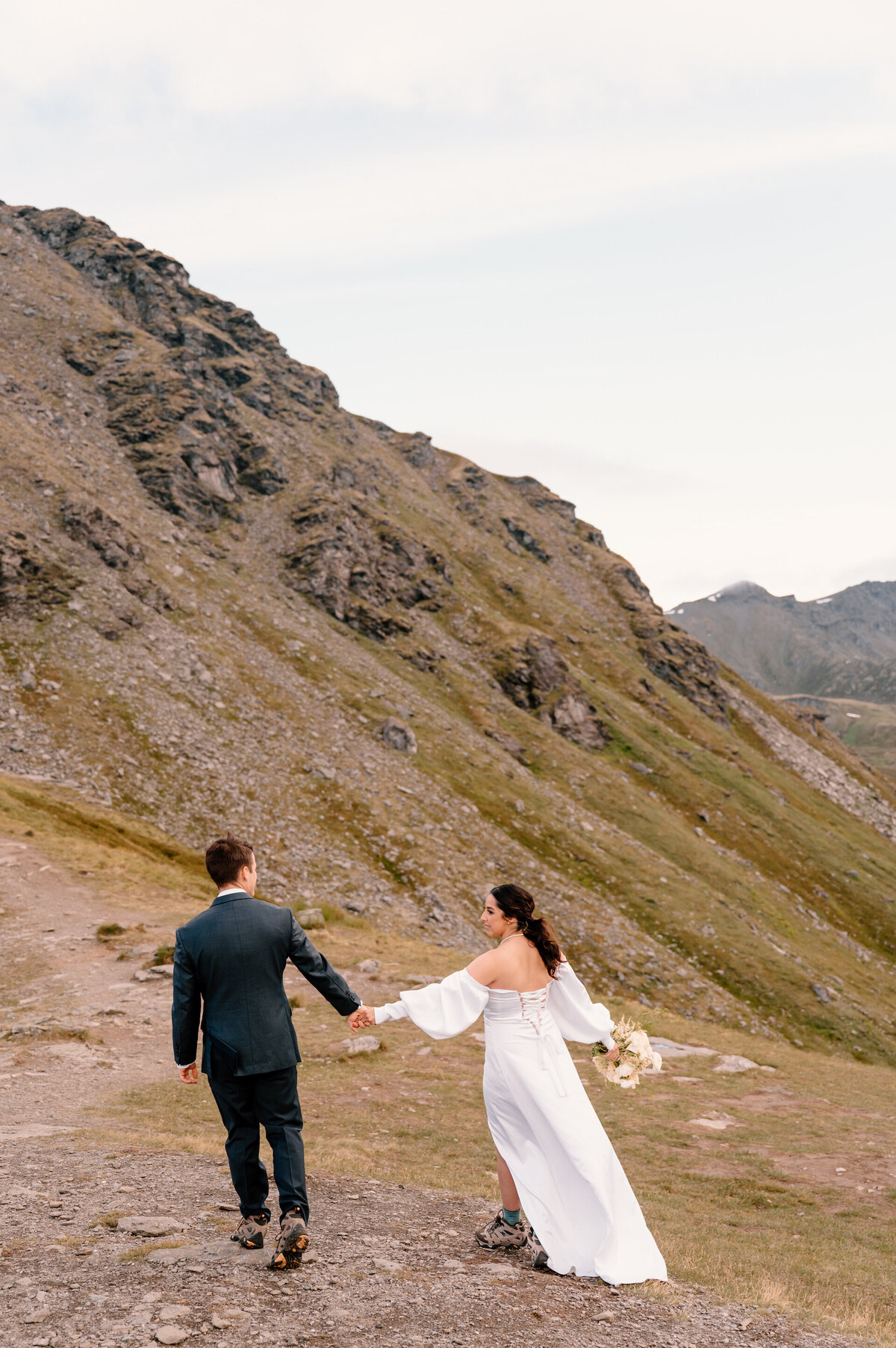 cozy-cabin-and-mountain-elopement-julianna-mb-photography-25
