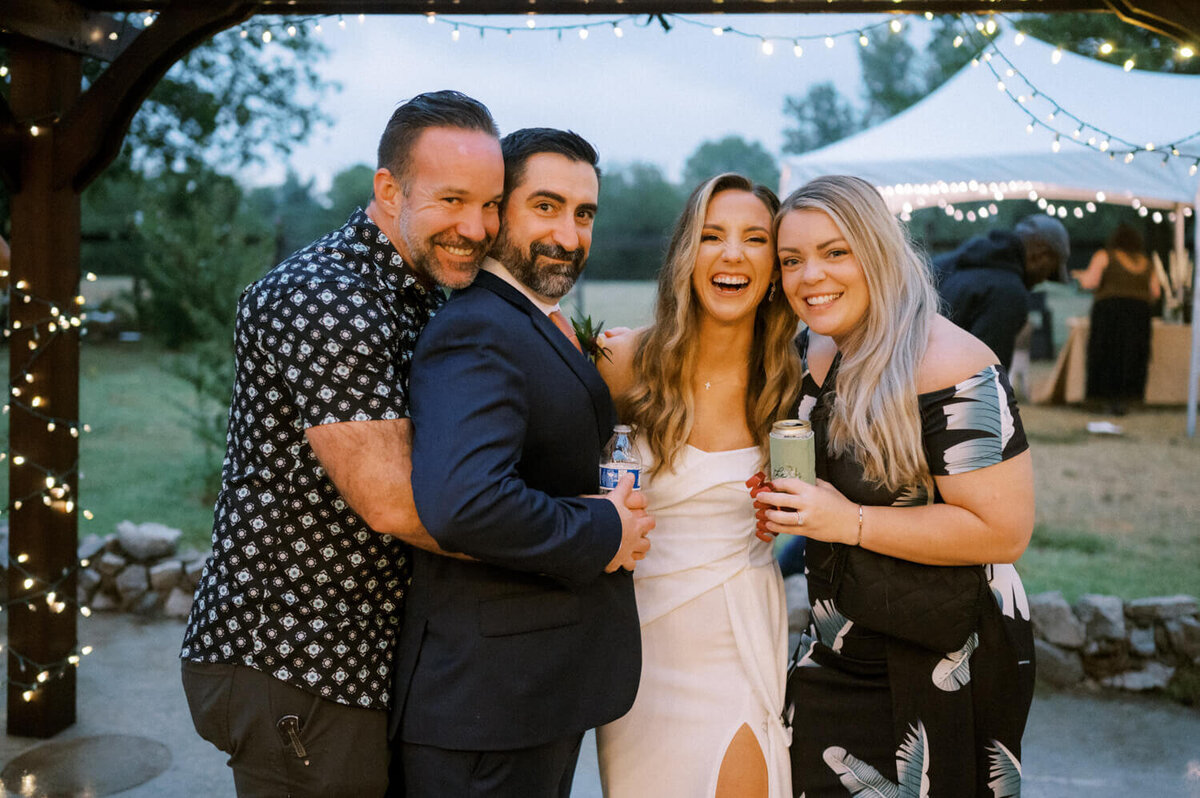 funny-group-photo-reception