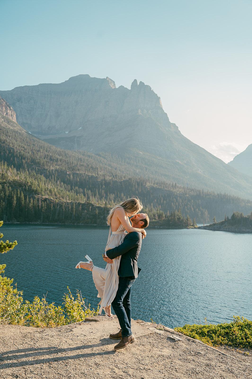 vintage-hollywood-glacier-national-park-elopement-presley-gray-photo1021