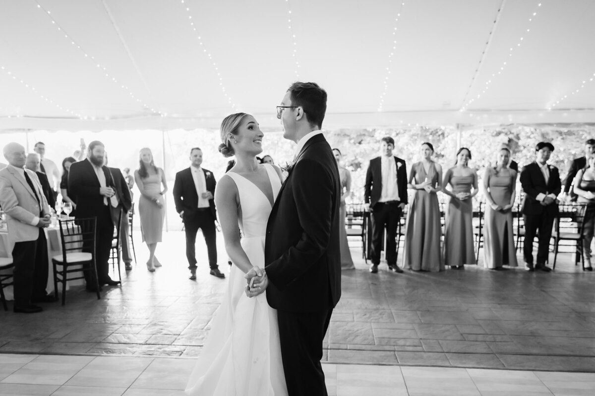 Nicole-Marcelle-Photography_091_blithewold-mansion-summer-wedding-emily-zac