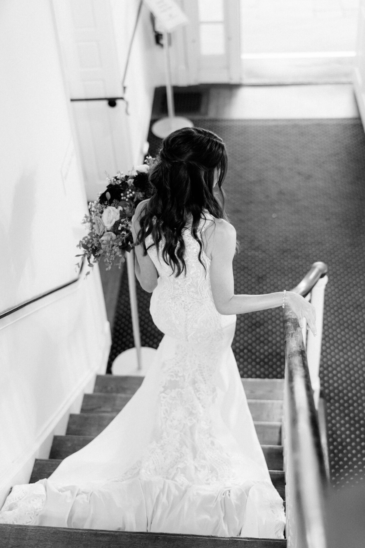 Philander-Chase-Knox-Estate-Wedding-Photographer-Bridal-Getting-Ready_018