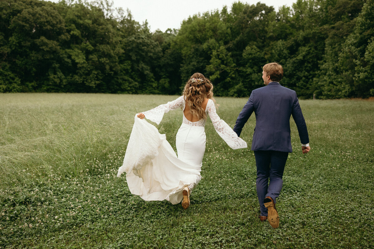 Outdoor Bride and Groom Portraits by Richmond Virginia Wedding Photographer