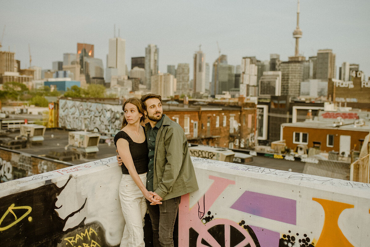 downtown-toronto-kensington-market-engagement-session-nontraditional-artsy-indie-film-romatic-1513