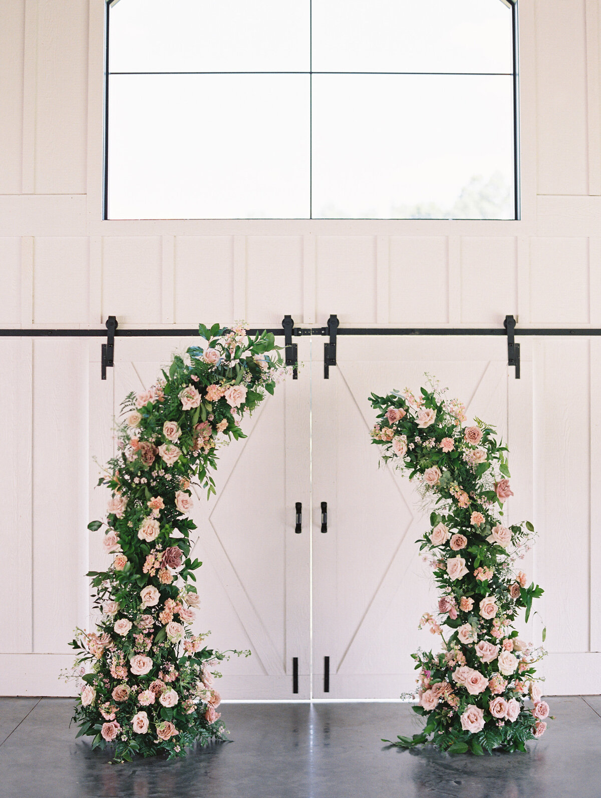 Meraki Design Wedding and Event Floral Studio Florist Wedding Flowers Full Service St. Louis Destination Luxury Floral Design Florists Designers Personal Unique Amy-Golding-Wedding-Photography-Emily-Kaleb-Wedding-2022-461