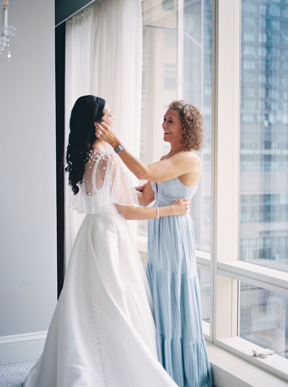 Callie + Derek Braun - Blessed Sacrament NYC - New York City - Stephanie Michelle Photography - @stephaniemichellephotog-131