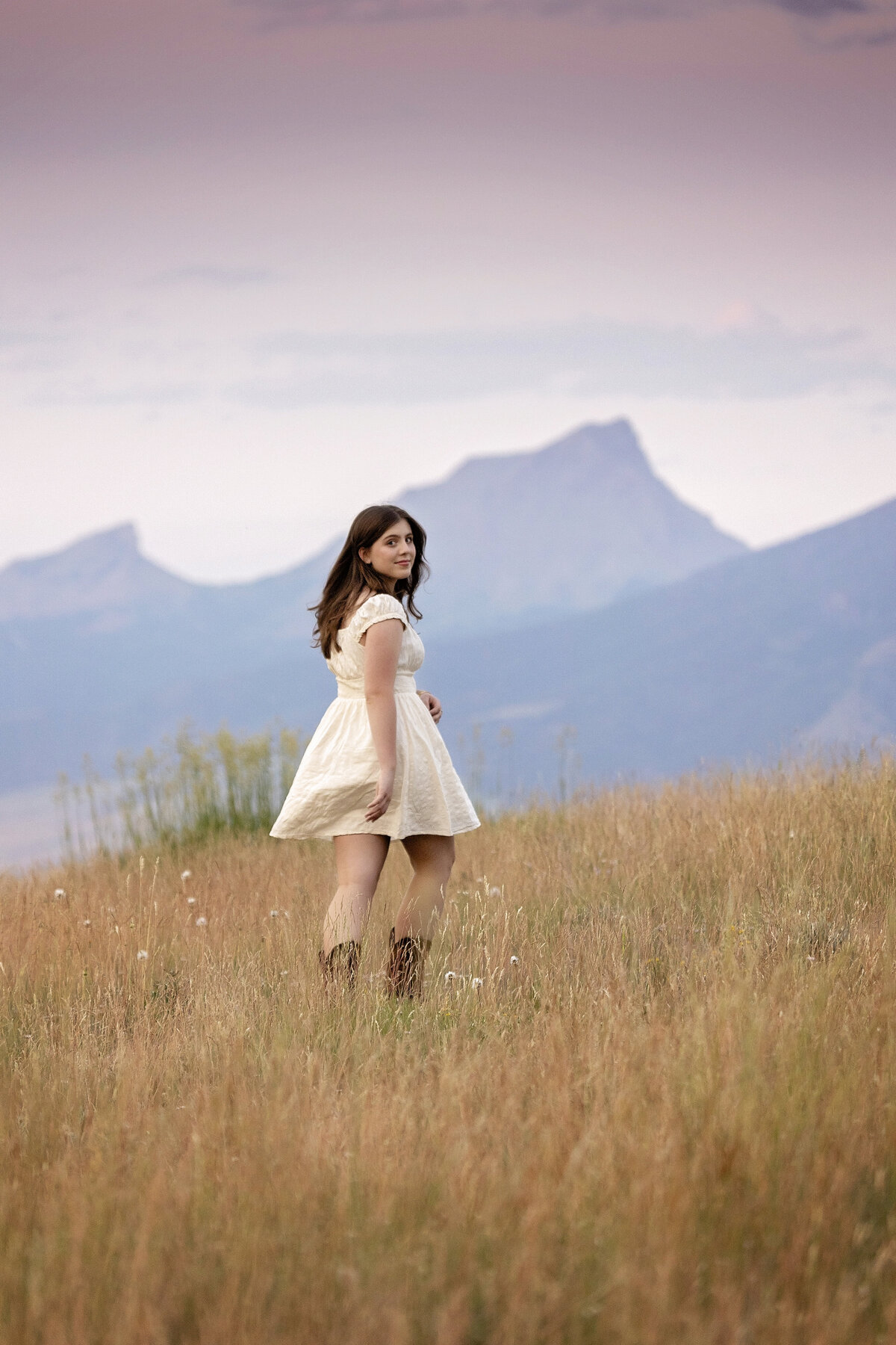 Shanna-Mae-Photography-Montana-Photographer-Highschool-Senior-Mountains-Girl-Poses-Ennis-Bozeman-012