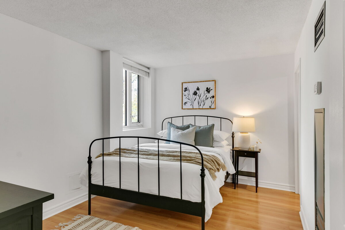 27-web-or-mls-26_001_Primary Bedroom