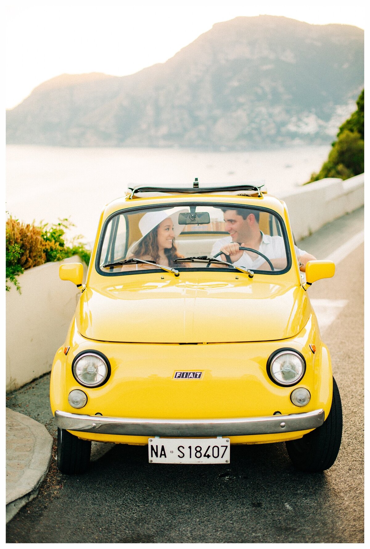 Positano-Amalfi-Coast-Vintage-Car-Vespa-Photographer-Couple_0157