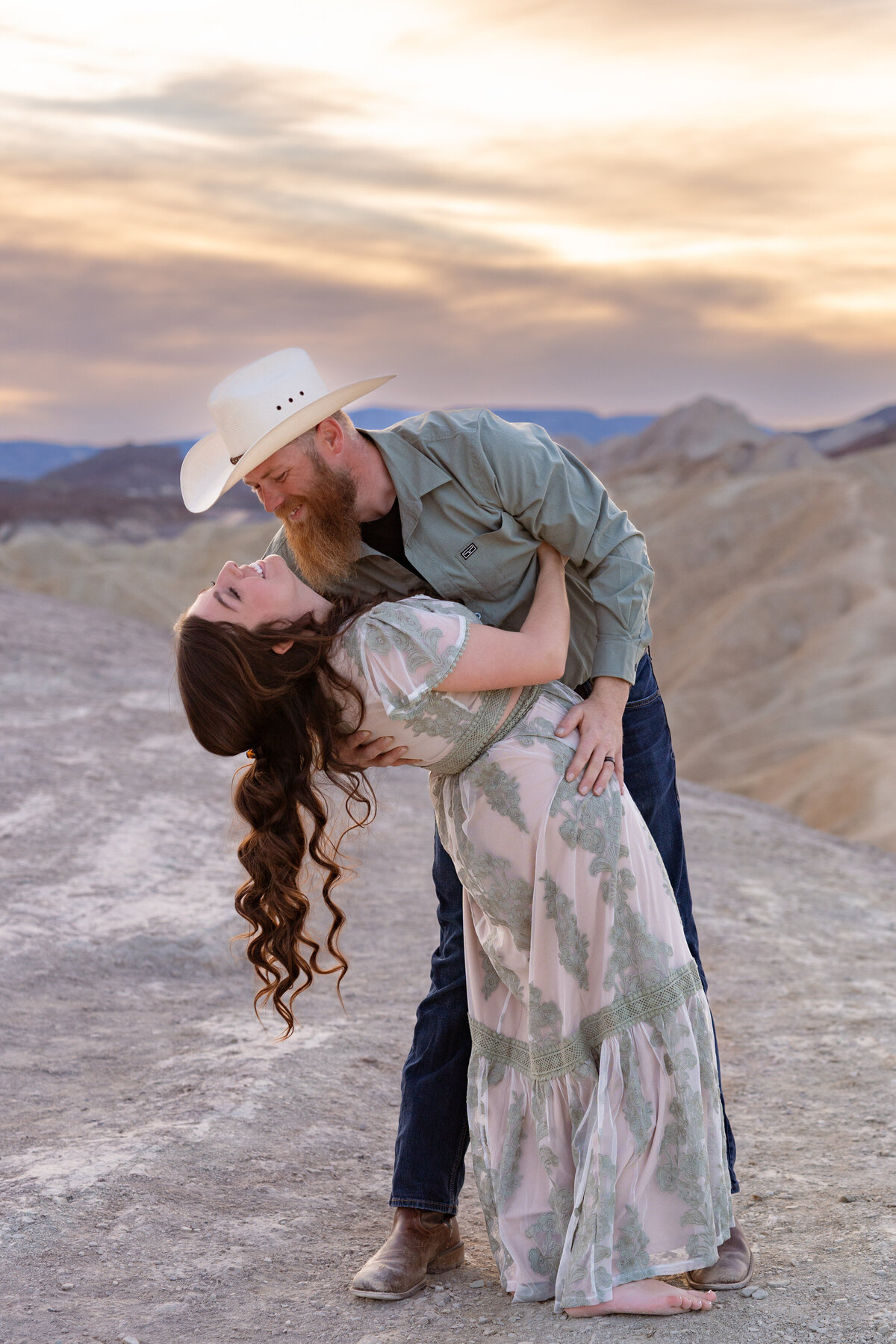 Death-Valley-National-Park-Maternity-Session-3