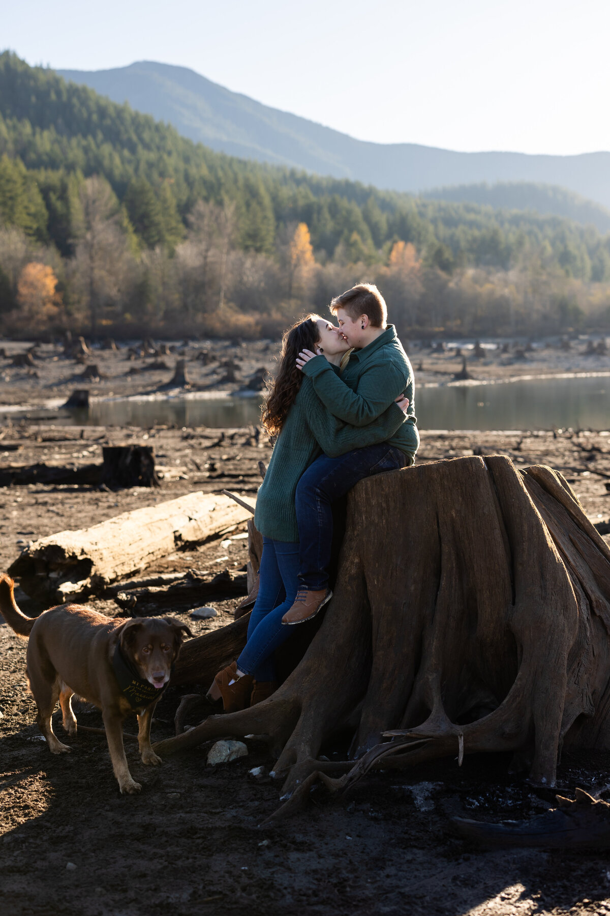 Engagement photography session at Rattlesnake lake in snoqualmie washington- 2