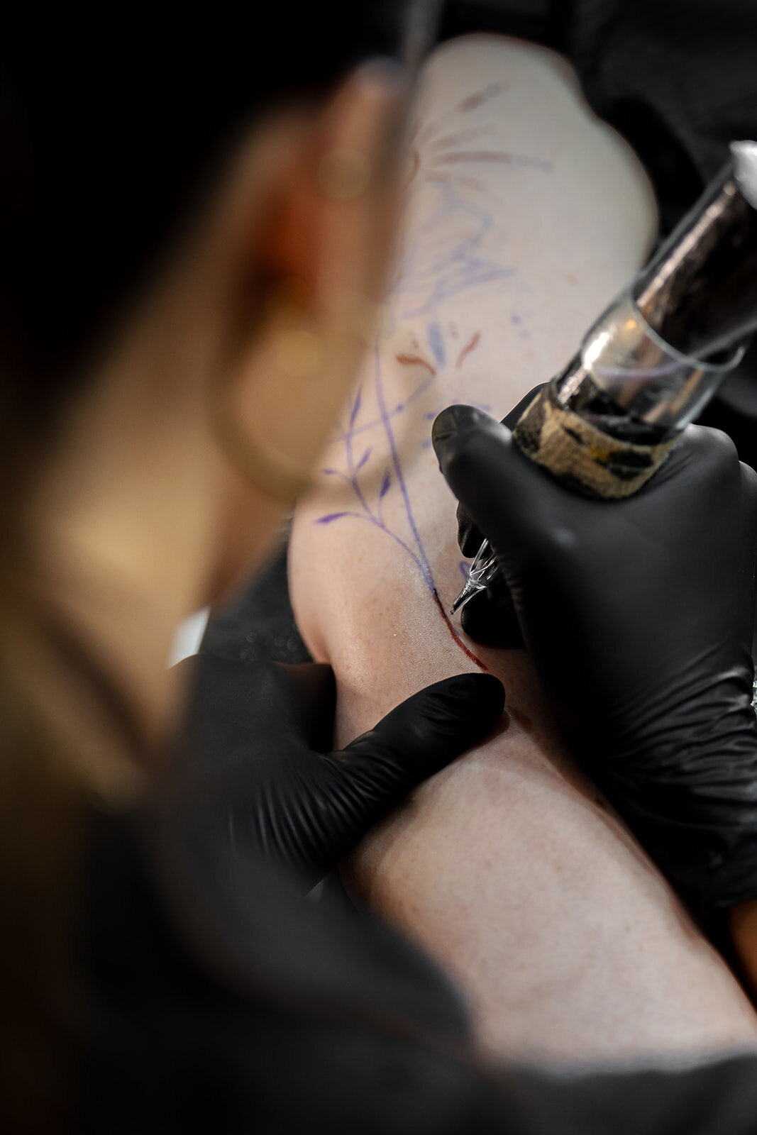tatoueuse-ligne-fine-sisteron-cavezza-portrait-pro20