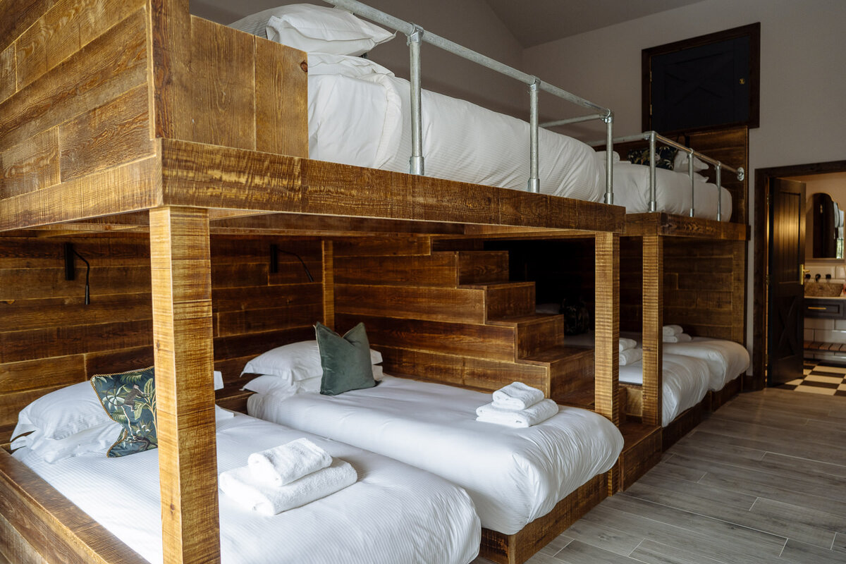 Interiors 14251