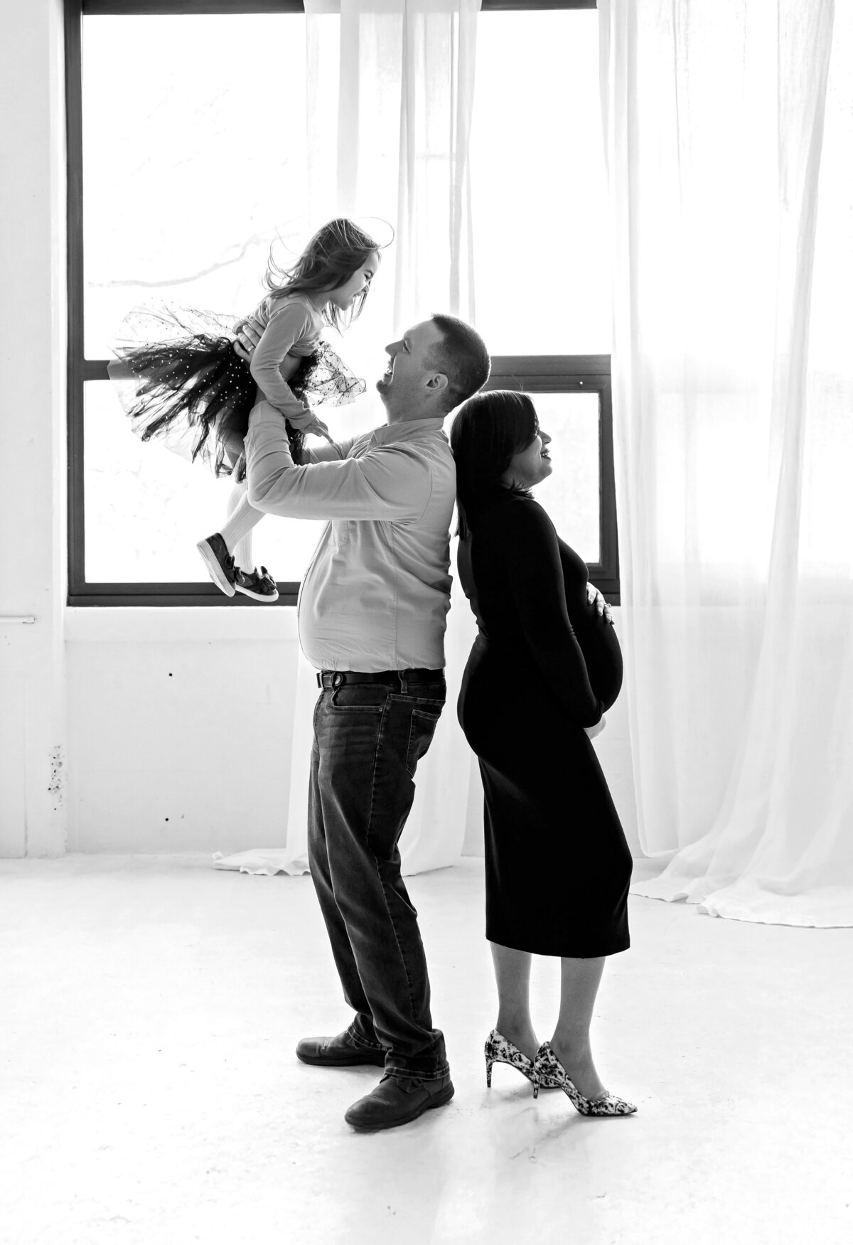 Buffalo, NY and Rochester, NY and WNY Maternity photographer. Newfane, NY Lockport NY Wilson NY Lewiston NY Amherst NY Medina NY Barker NY Williamsville NY East Aurora NY Maternity Photographer