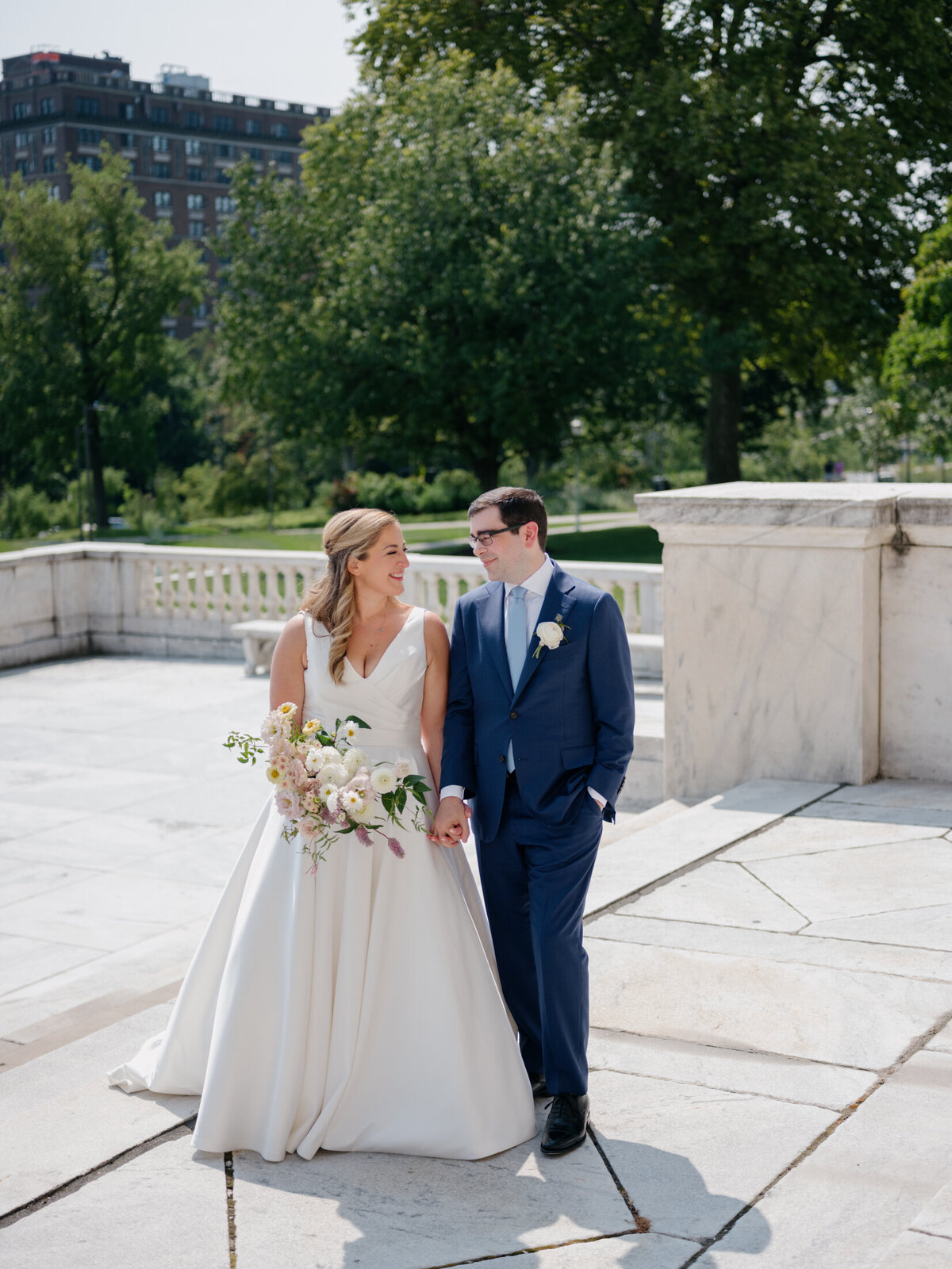bride-groom-wedding-portrait-cleveland-art-muesum-3