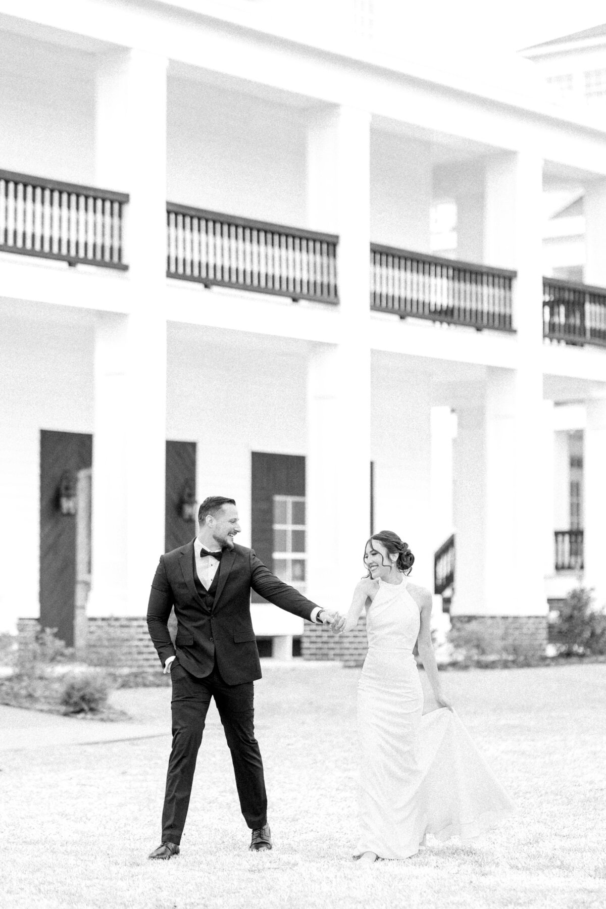 Union Valley Farm and Vineyard Wedding Eastern North Carolina Bride and Groom PortraitsKelsie Zeagler Wedding -1