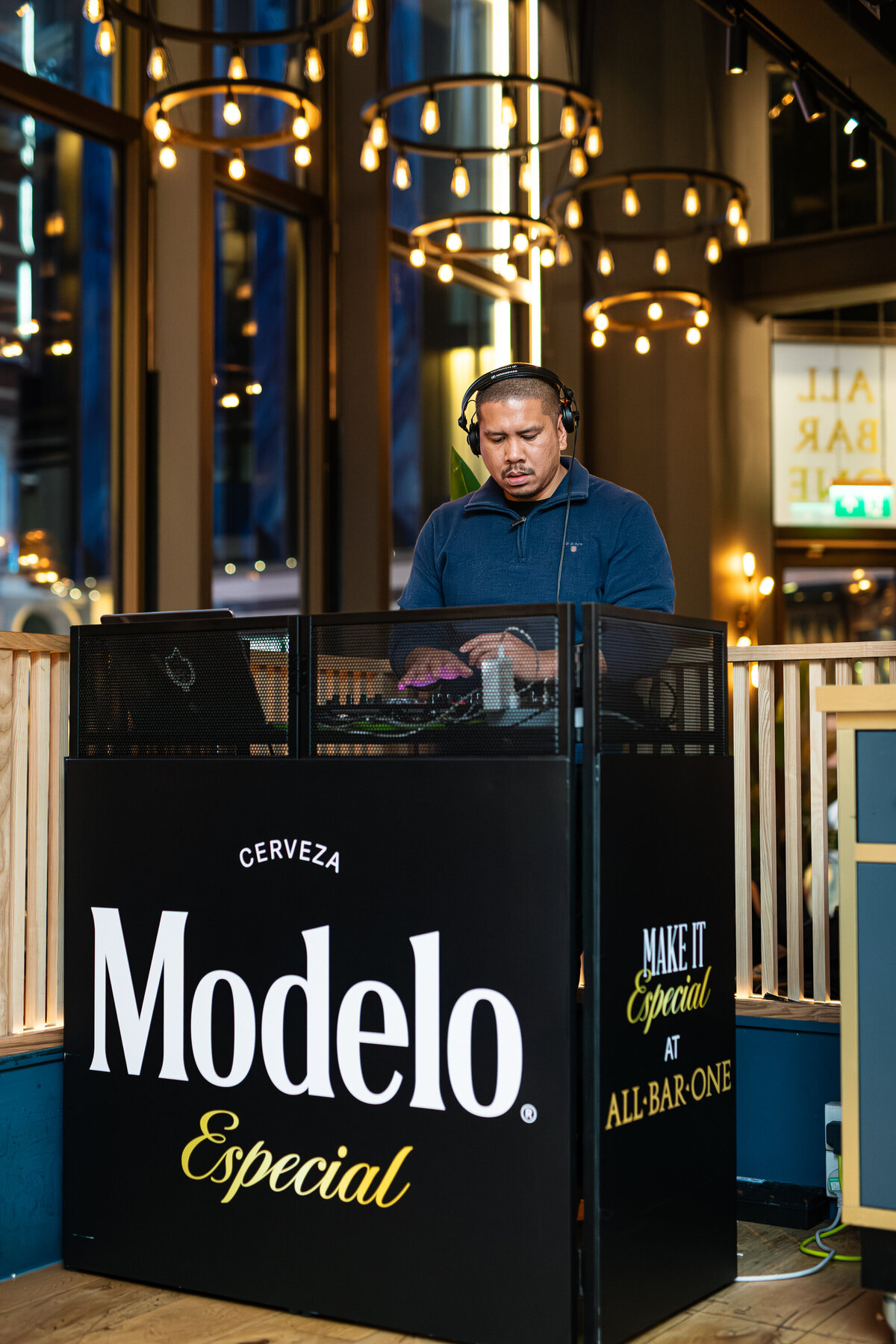 modelo-abinbev-be-at-one-cocktailbar-takeover-brand-event-leicester-square-london-marc-james-photography-8