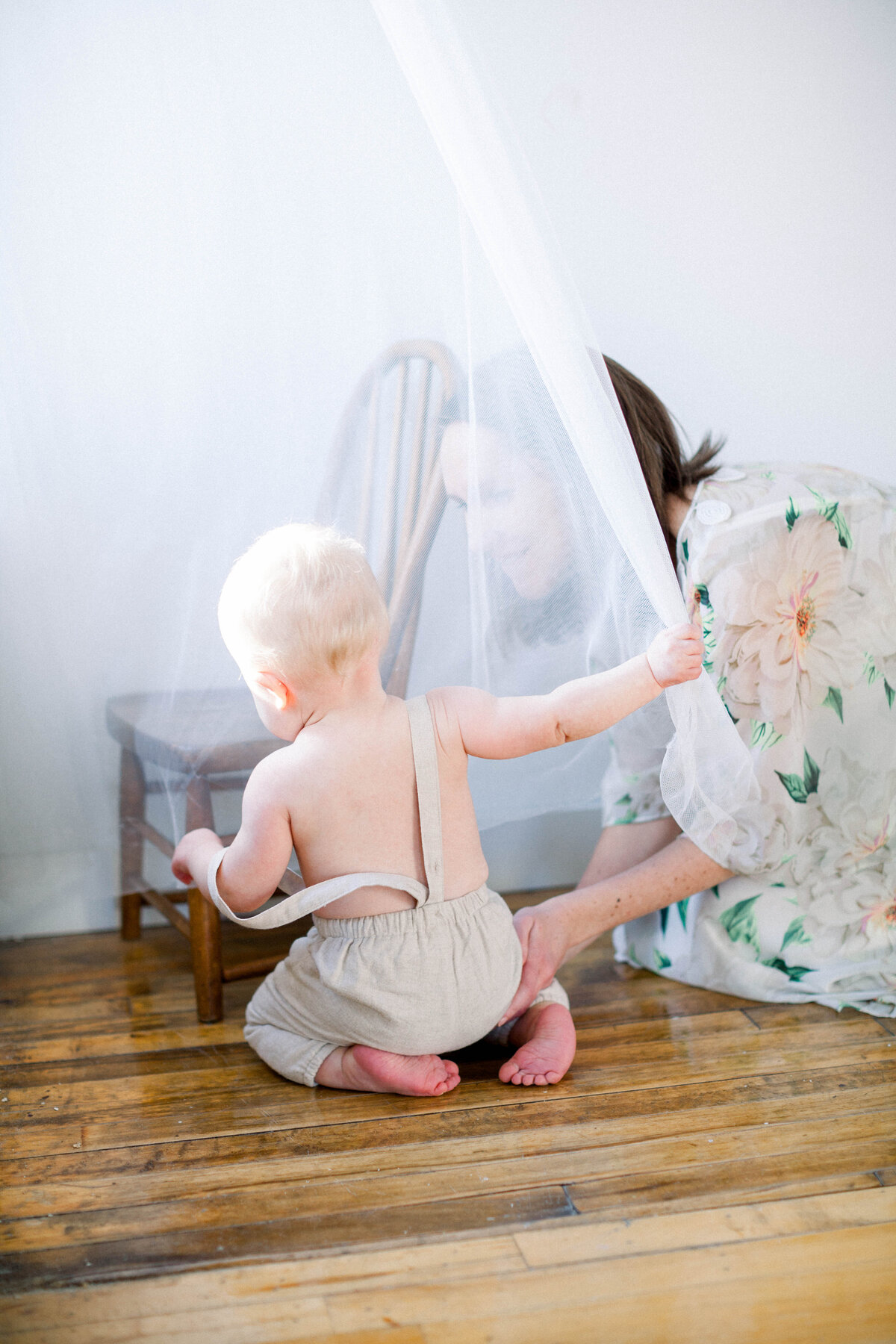 Light and airy maternity photography Minneapolis & Duluth MN