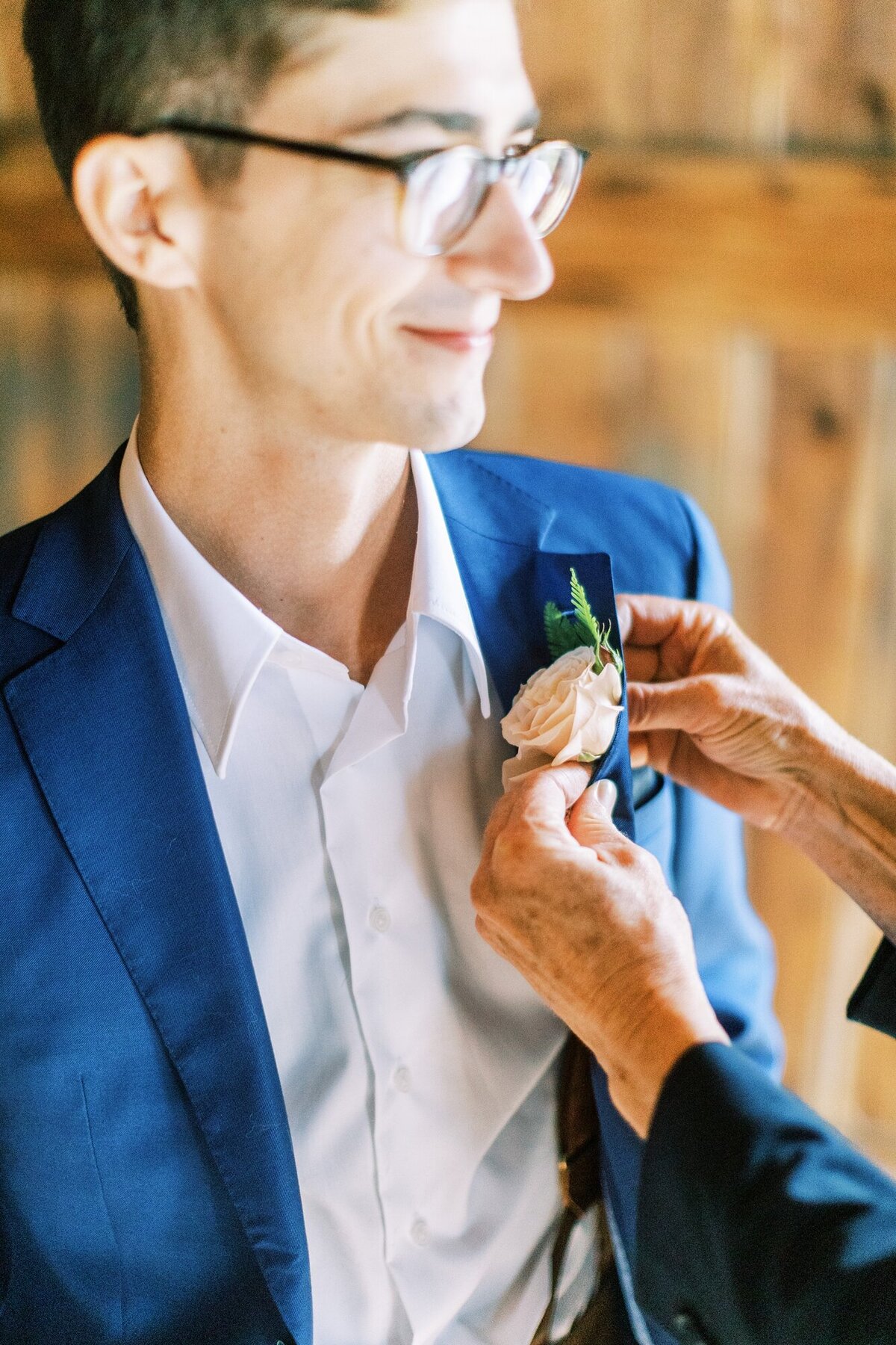 Cunningham-Farm-Boho-Colorful-Maine-Wedding-Photography_0007