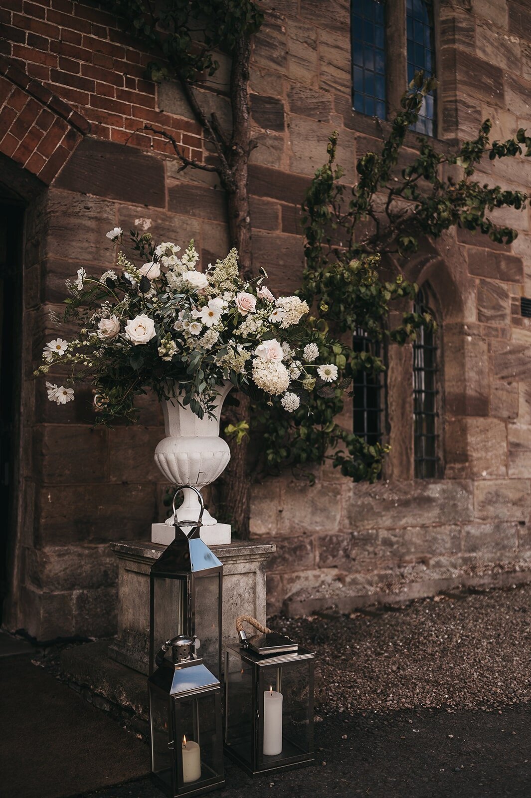 ISSY-AND-BELLA-WEDDING-FLORIST-HEREFORDSHIRE12