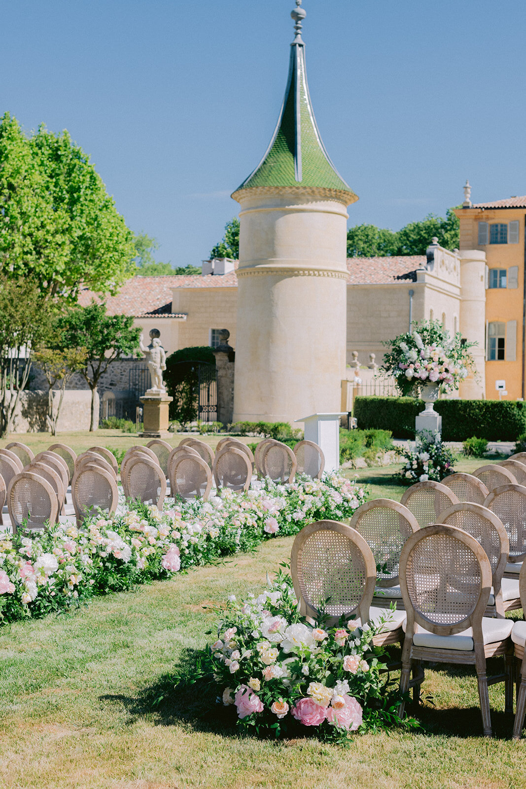 outdoor-wedding-ceremony