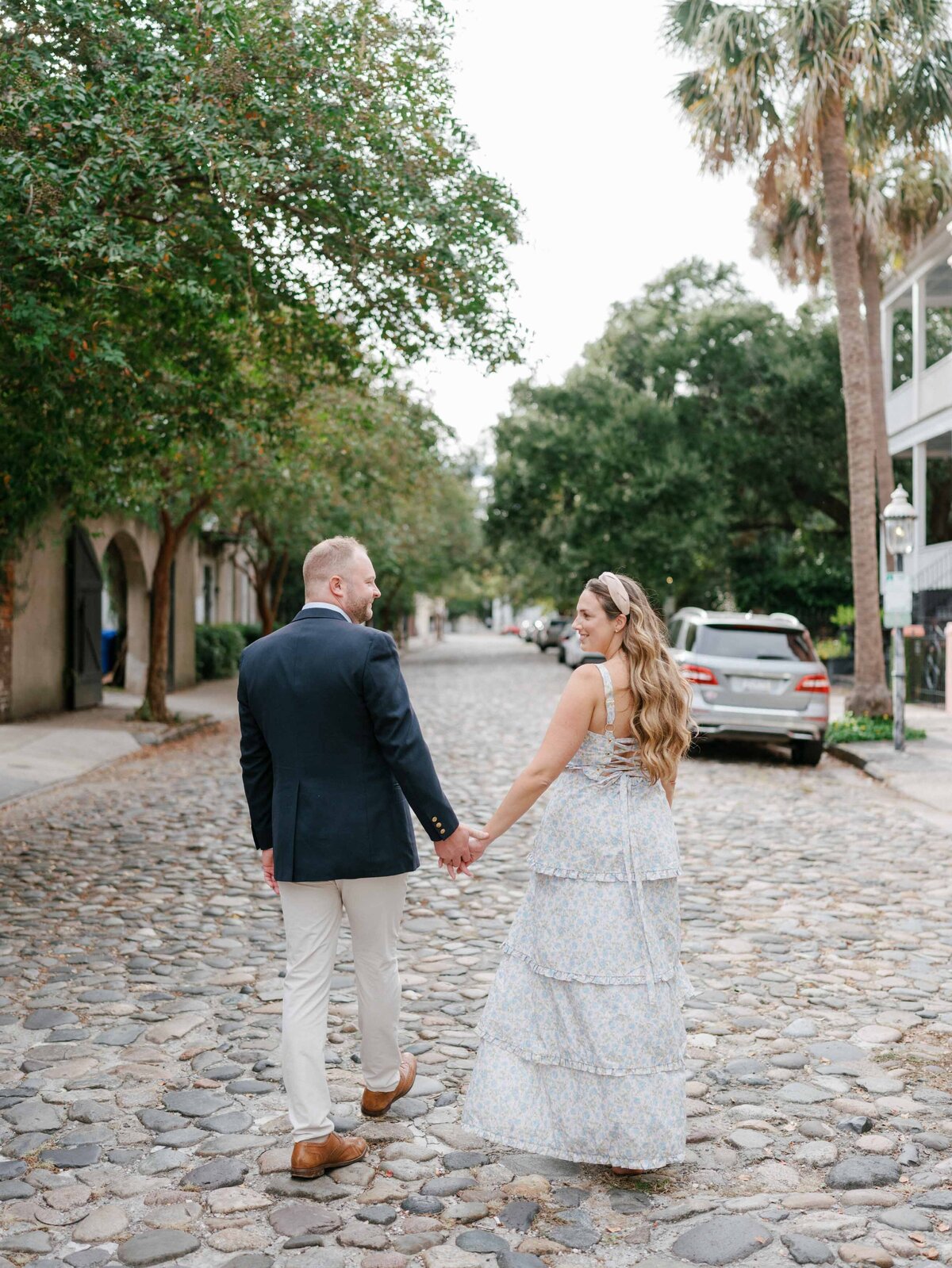 downtown-charleston-engagement-session-meg-andrew-034