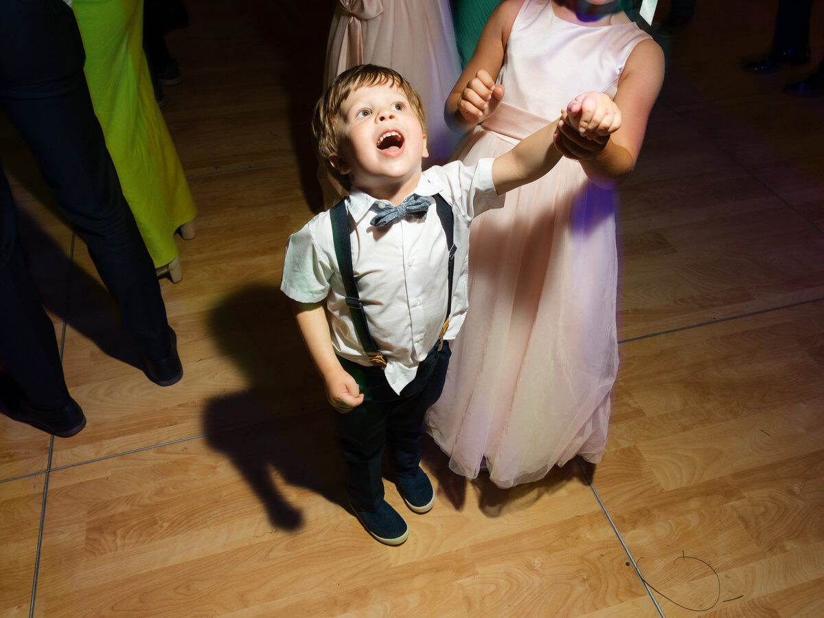 Lake-Minnetonka-wedding-Will-DeGraw-Clever-Disarray-123