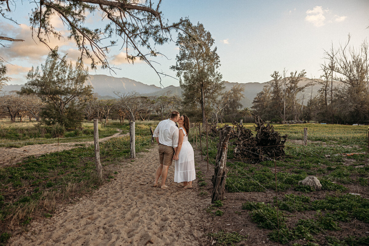 Oahu-North-shore-engagement-photos-104