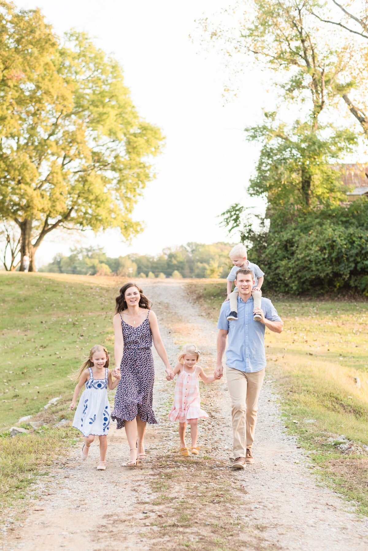 Fun-Spring-family-photos-at-Harlinsdale-Farm-Franklin-TN (2)