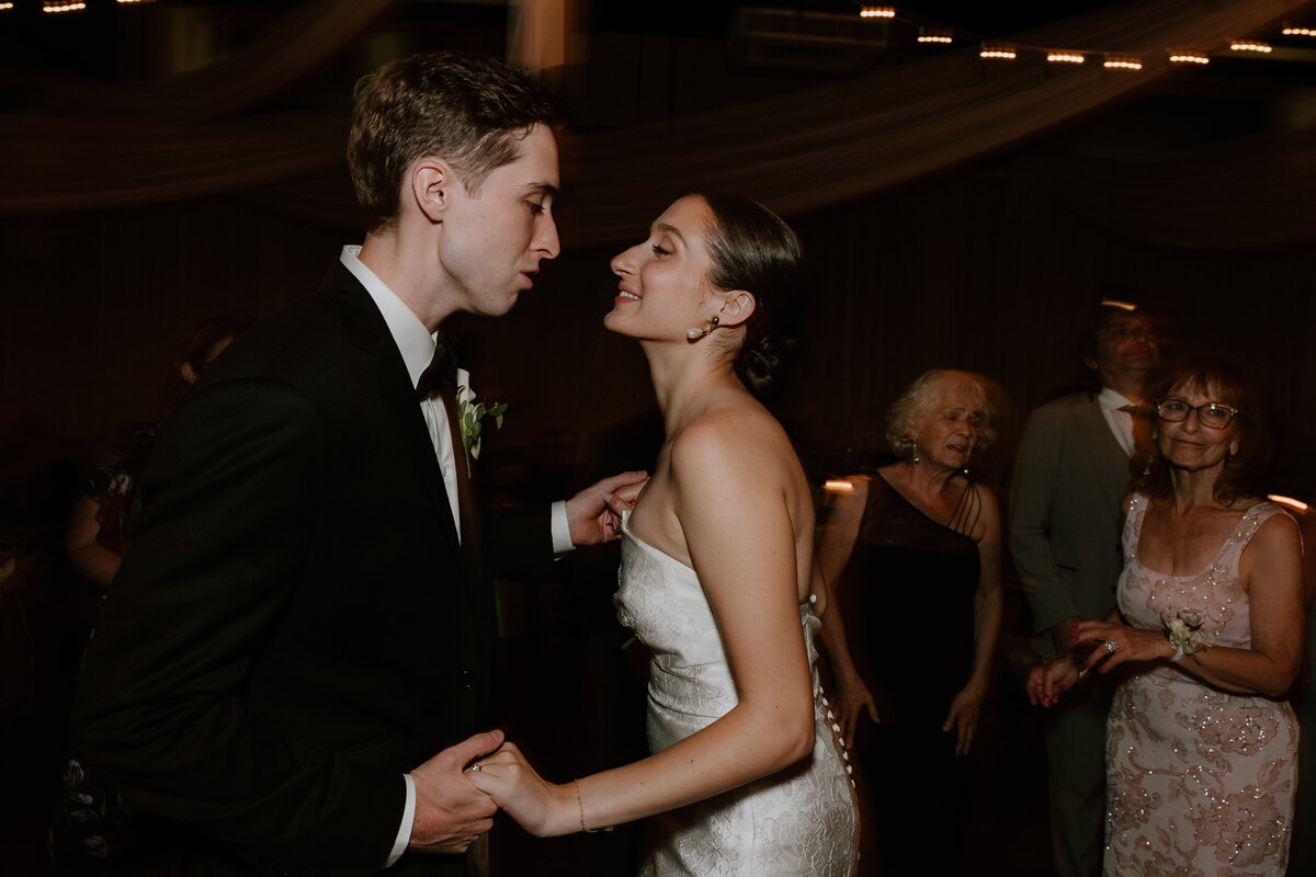 akp_o+l-weddingsneaks_209