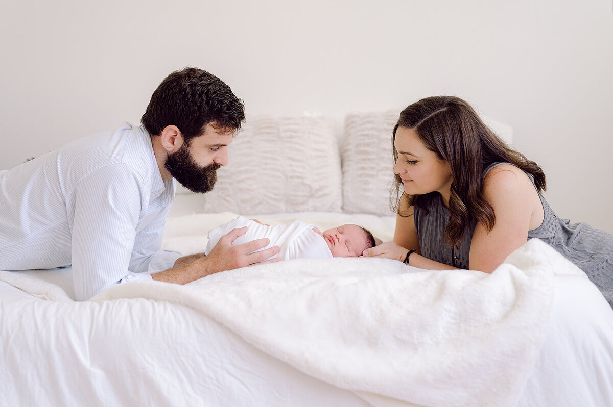 baby-brother-in-studio-lifestyle-newborn-photoshoot-hartford-CT_0079