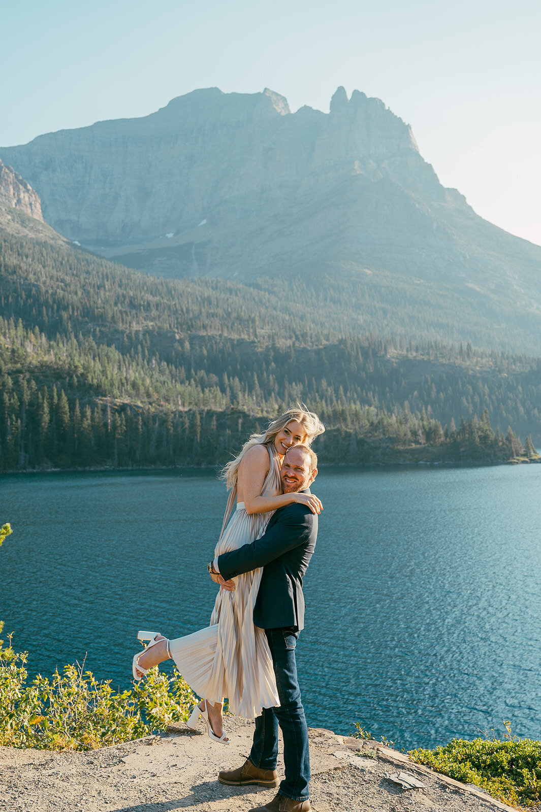 vintage-hollywood-glacier-national-park-elopement-presley-gray-photo1041