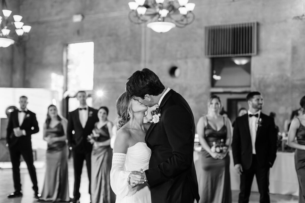 westernrootsandfallromancemorganandjimmysoldedobbinstationwedding67