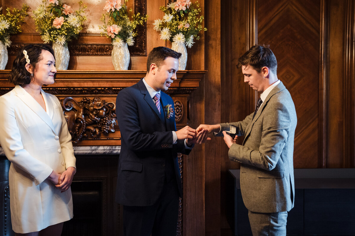 intimate-london-old-marylebone-town-hall-wedding-18