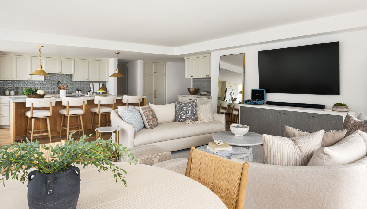 09-22-25_B56_1710AvenidaDelMundo8272