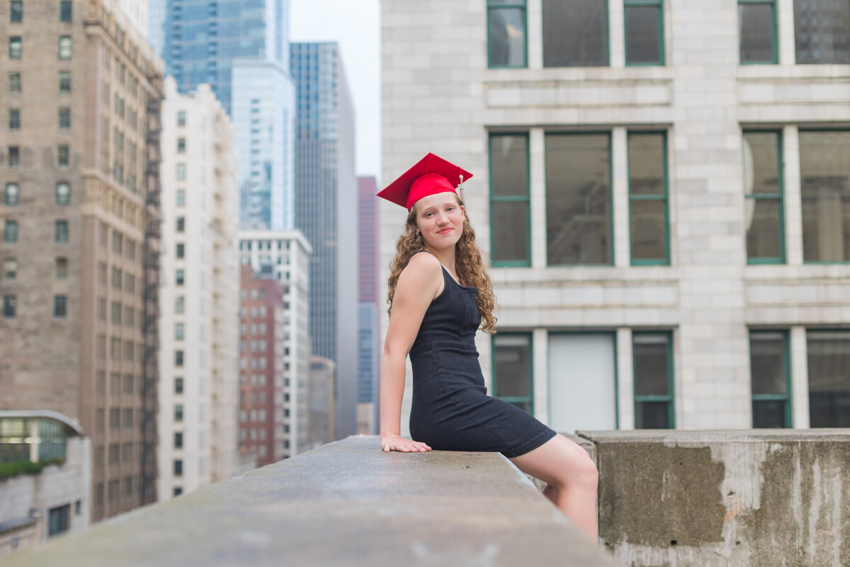 urban-cap-gown-senior-portraits-cityscape-photography