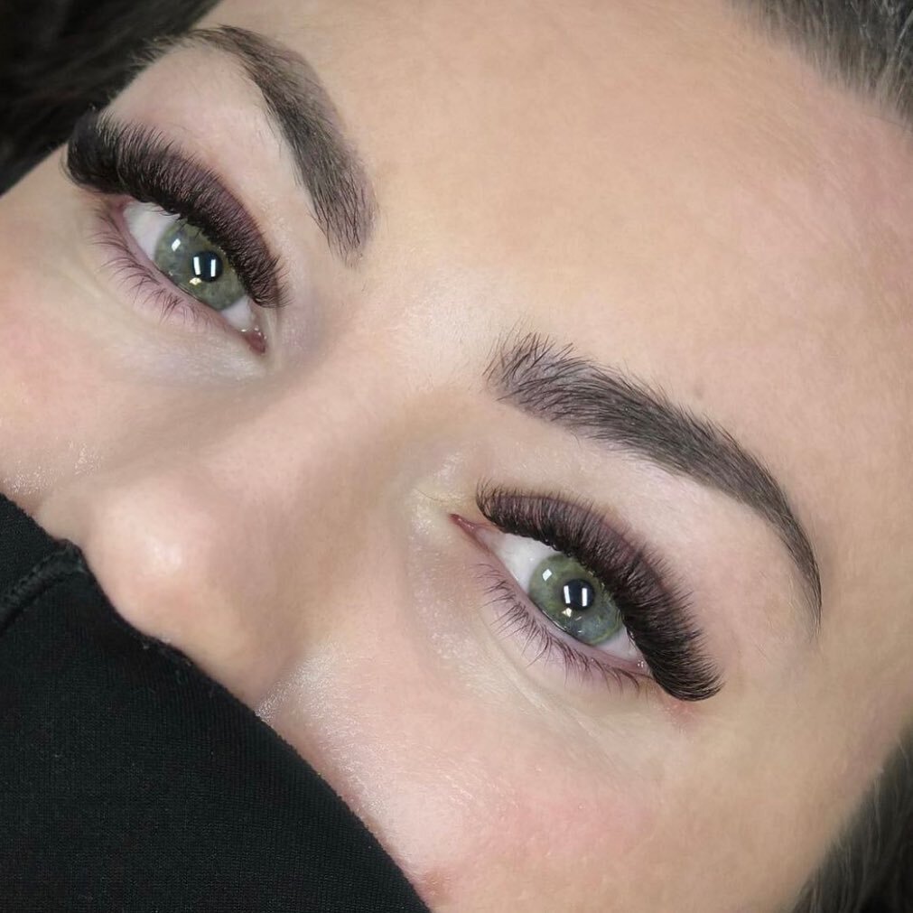 volume lash