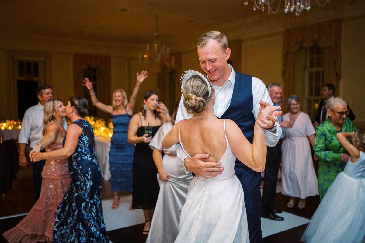 Farmington Country Club Wedding Photographer - Hunter and Sarah Photography-117