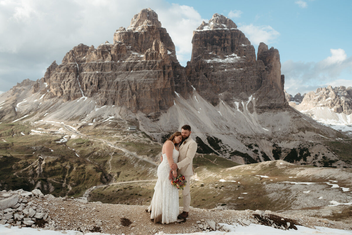 the_chaffins_international_destination_wedding_elopement_photographers_sammie_chaffin_micah_editorial_adventure_photos_travel_dolomites_italy_41