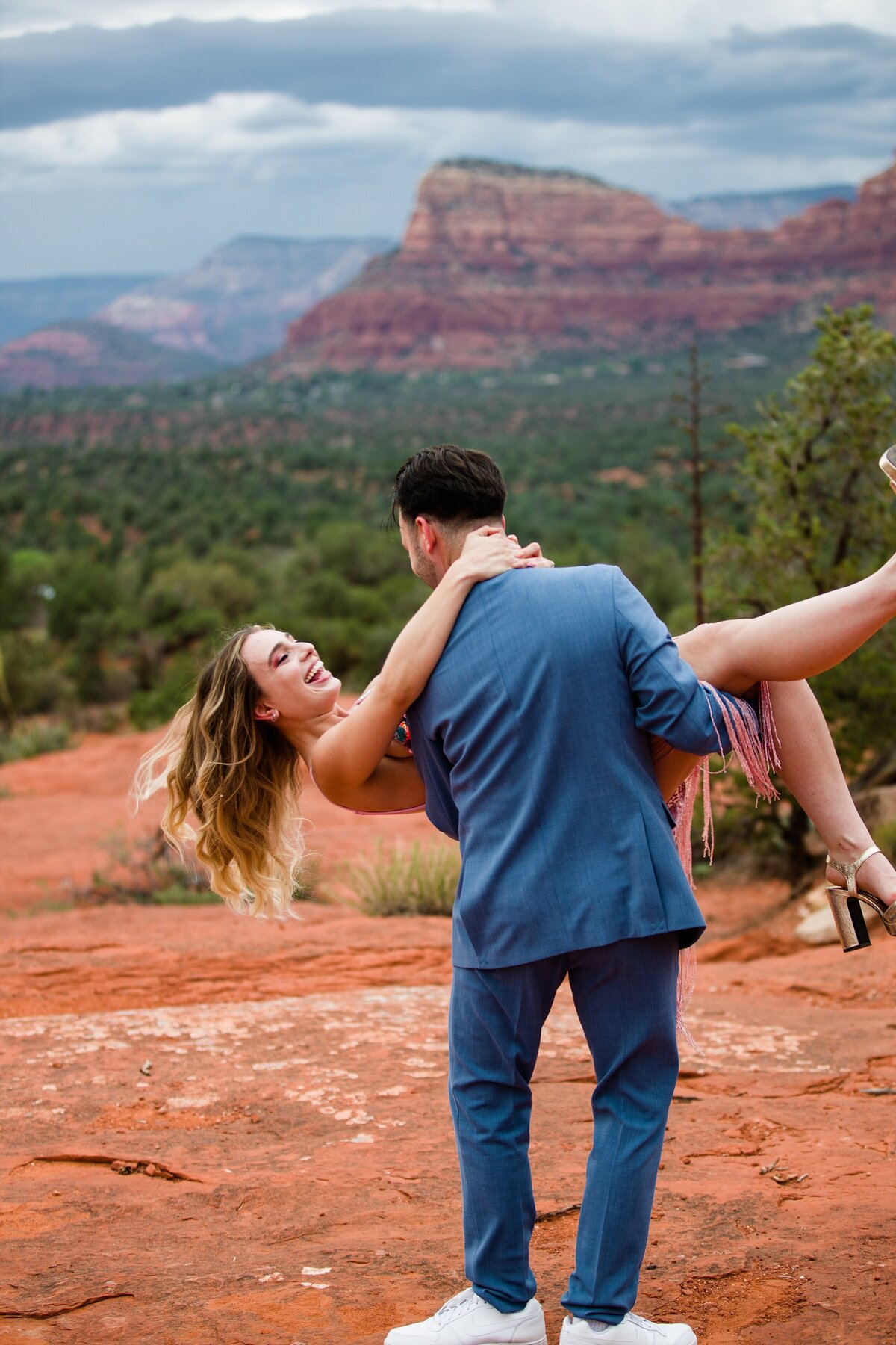Bell Rock_Sedona_Danielle_Holman_Photography_Engagement_0001