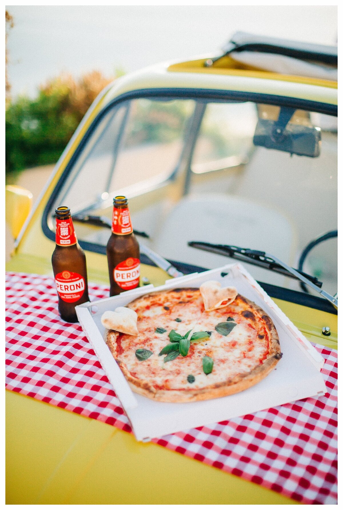 Positano-Amalfi-Coast-Vintage-Car-Vespa-Photographer-Couple_0158