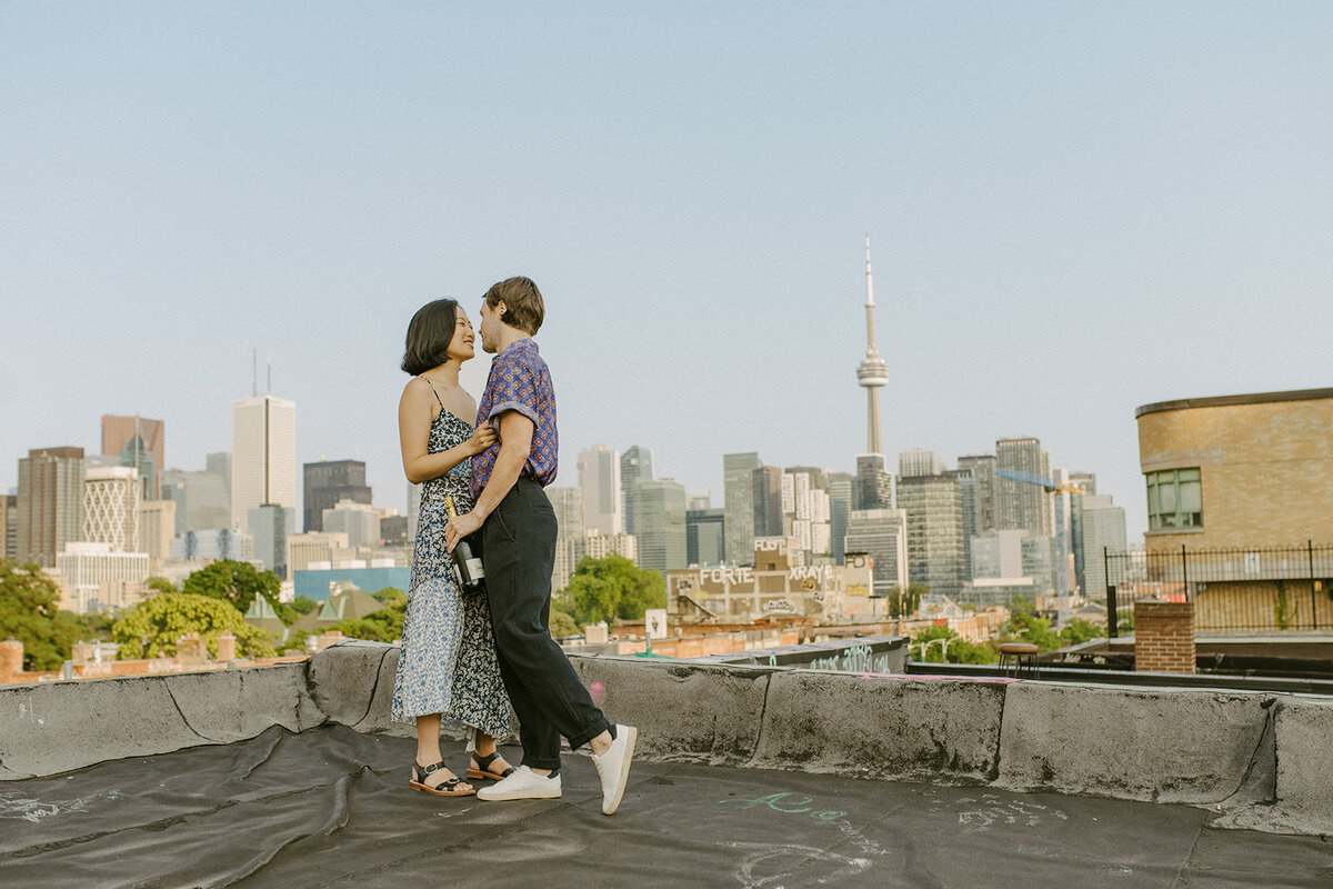 a-toronto-rooftop-engagement-session-downown-romatic-carefree-candid-authentic-2313