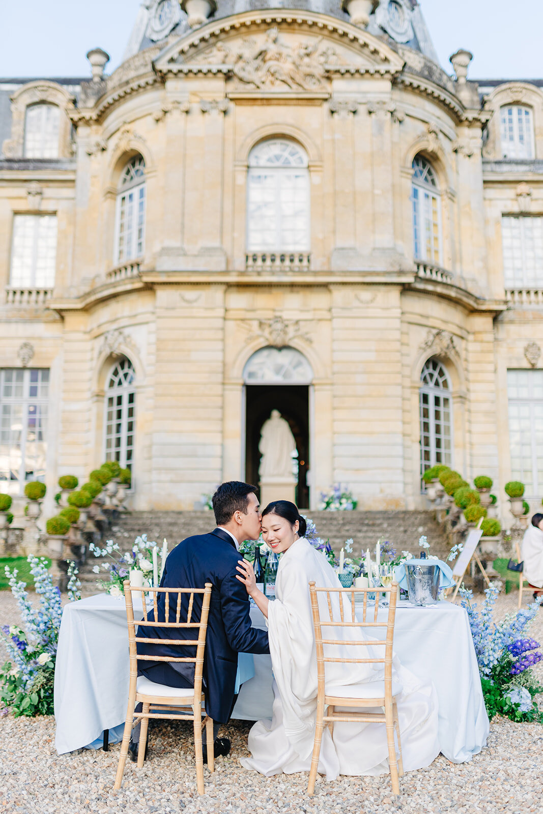 MorganeBallPhotography-Wedding-ZoeEdward-11-ChateauChamplatreux-Dinner-244-3726