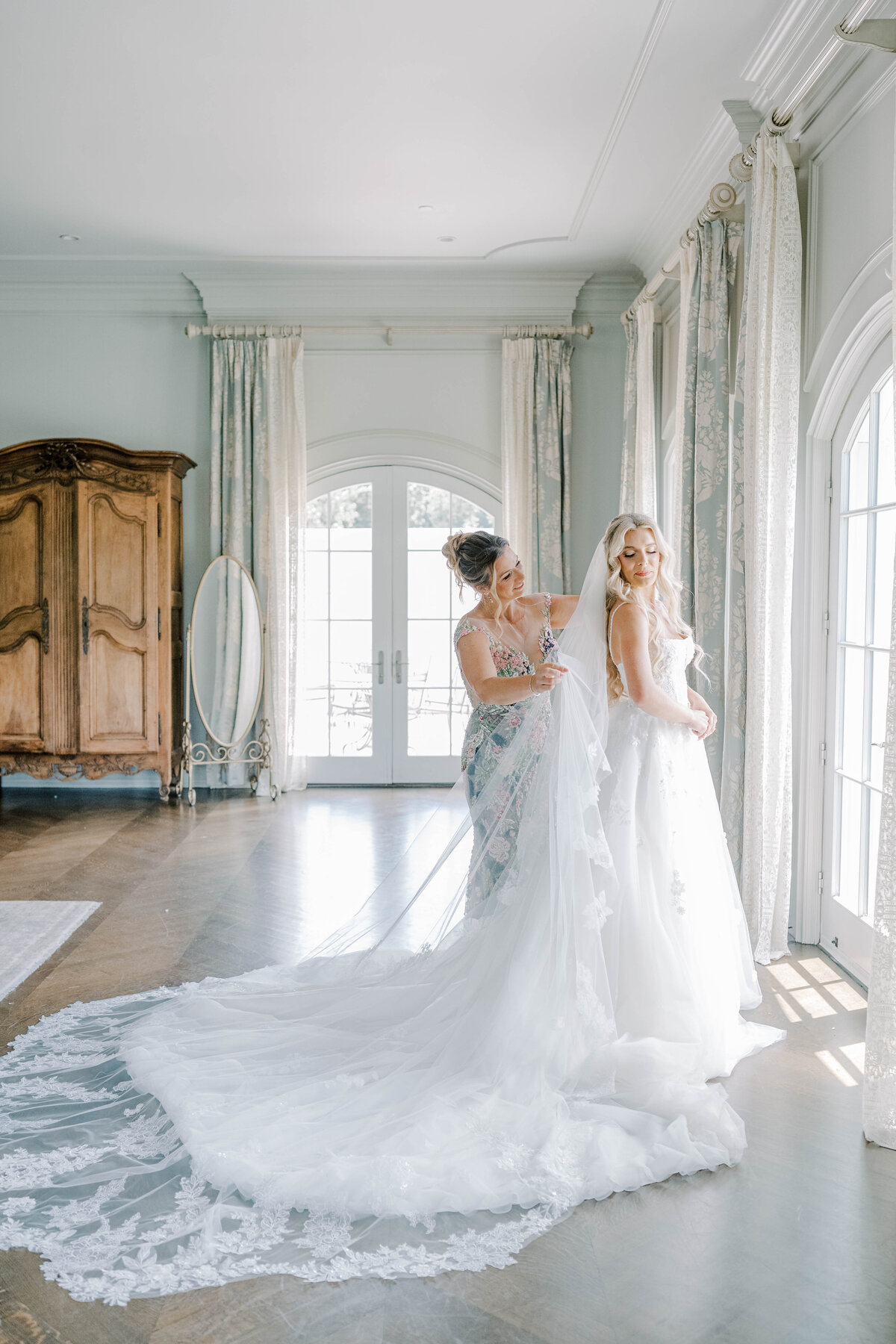 Caitlyn_and_Joe_Sneak_MTA-46