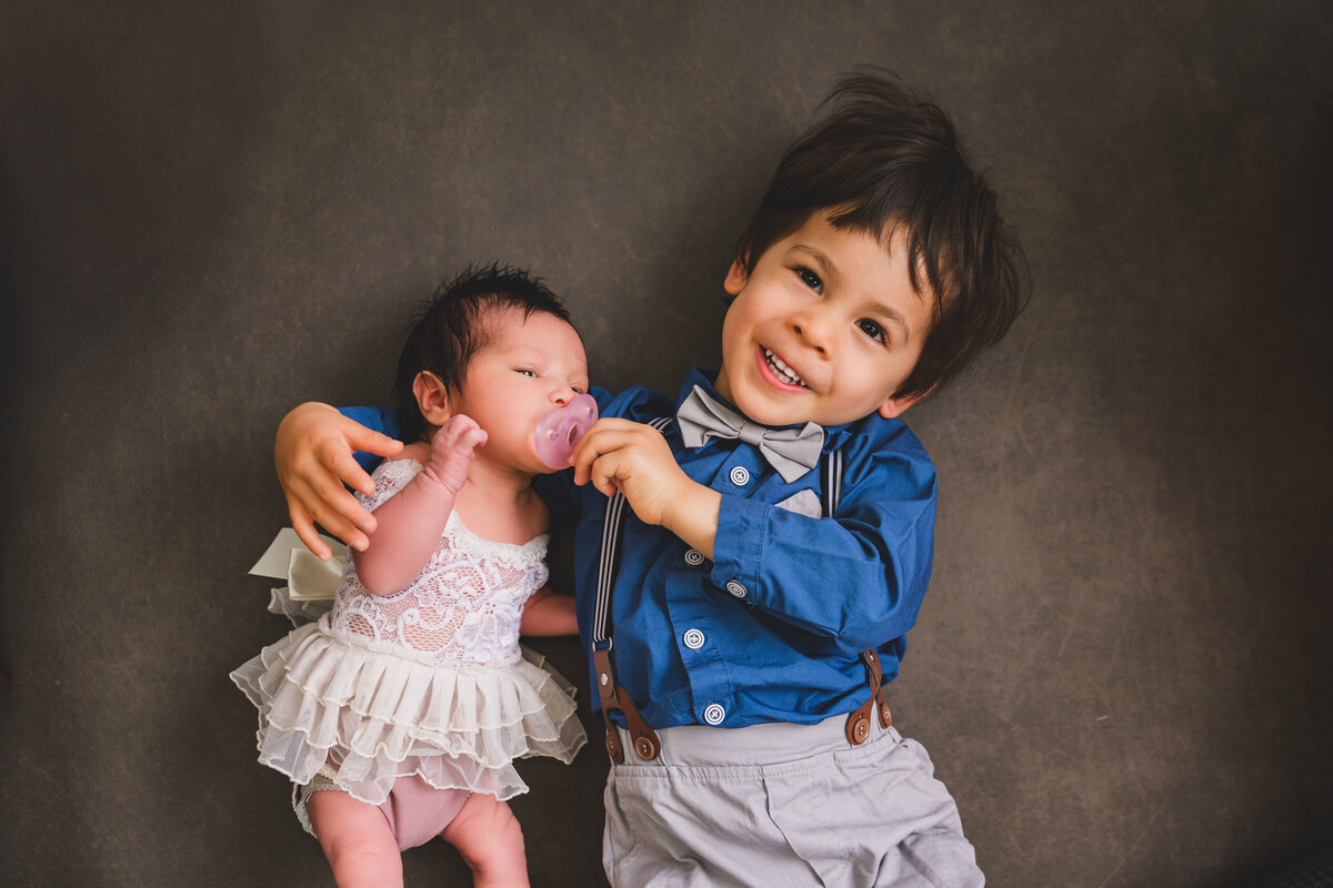 AnnaMunandarPhotography-20250718-SzuChiHuang-Newborn-Ariel-4352srgb-ev3000