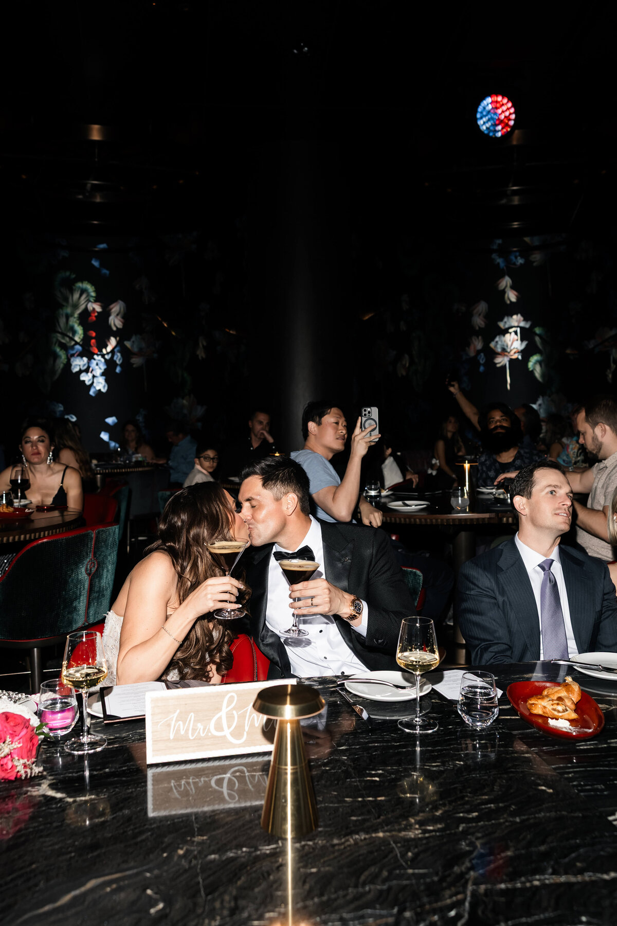 103riskyexposure_alexis-tyler_las-vegas-elopement-photography