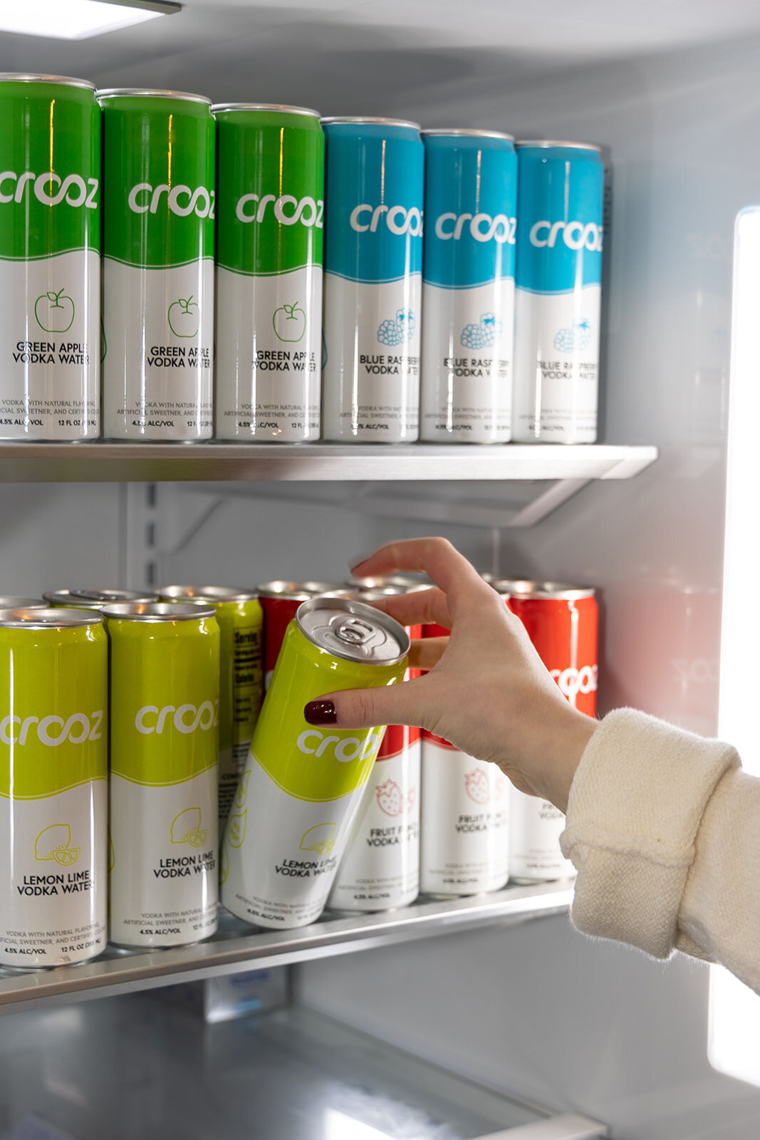 Crooz Vodka Water Branding - caseyy.studio-17