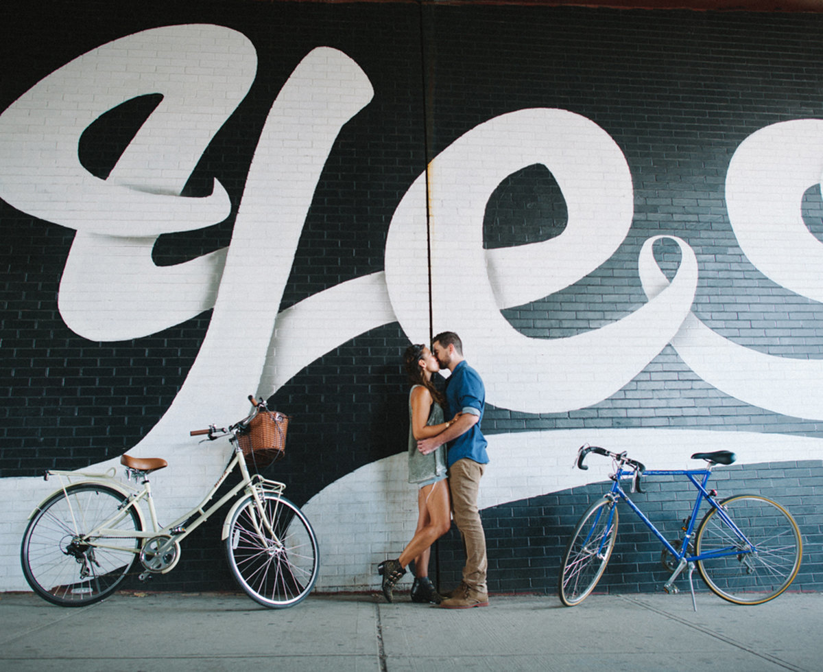 dumbo brooklyn yes engagement bicycle love kiss nyc new york city